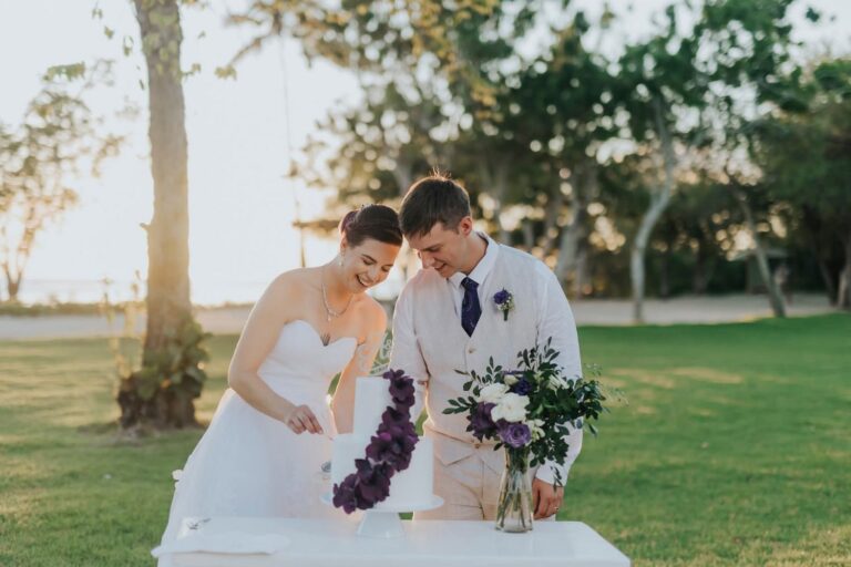 Wedding cake cutting at Dreams La Romana