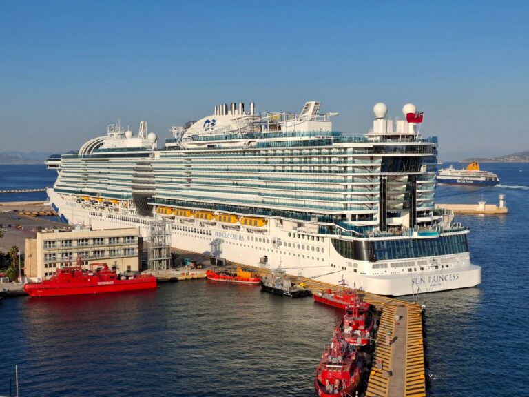 Cruise aboard the Sun Princess on your anniversary trip!